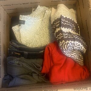 Box of Pre-Owned Women's Size XS Clothing Cashmere Paige Jeans Lucky Brand Skirt